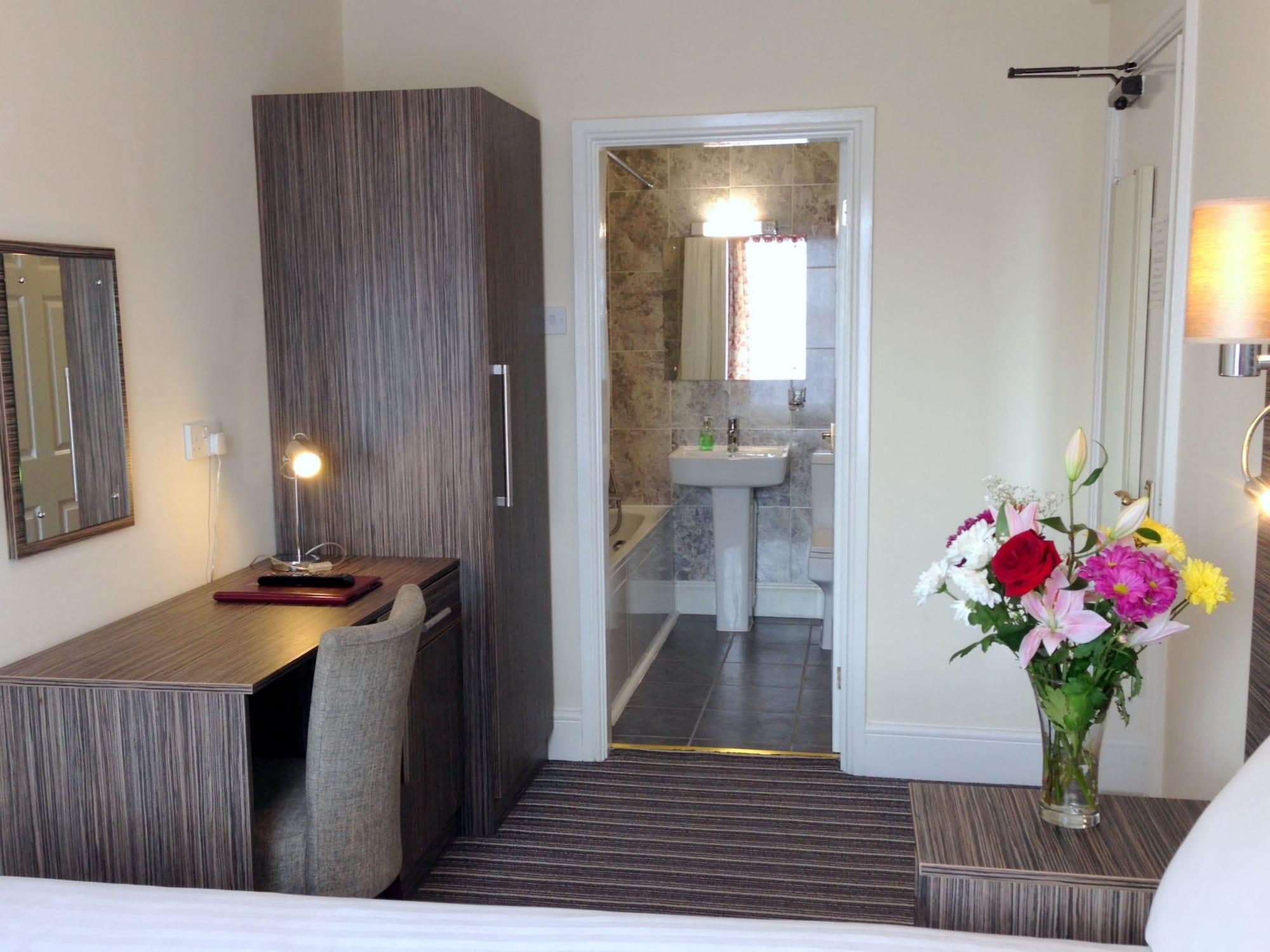 Ely House Hotel Вулвергемптон Екстериор снимка