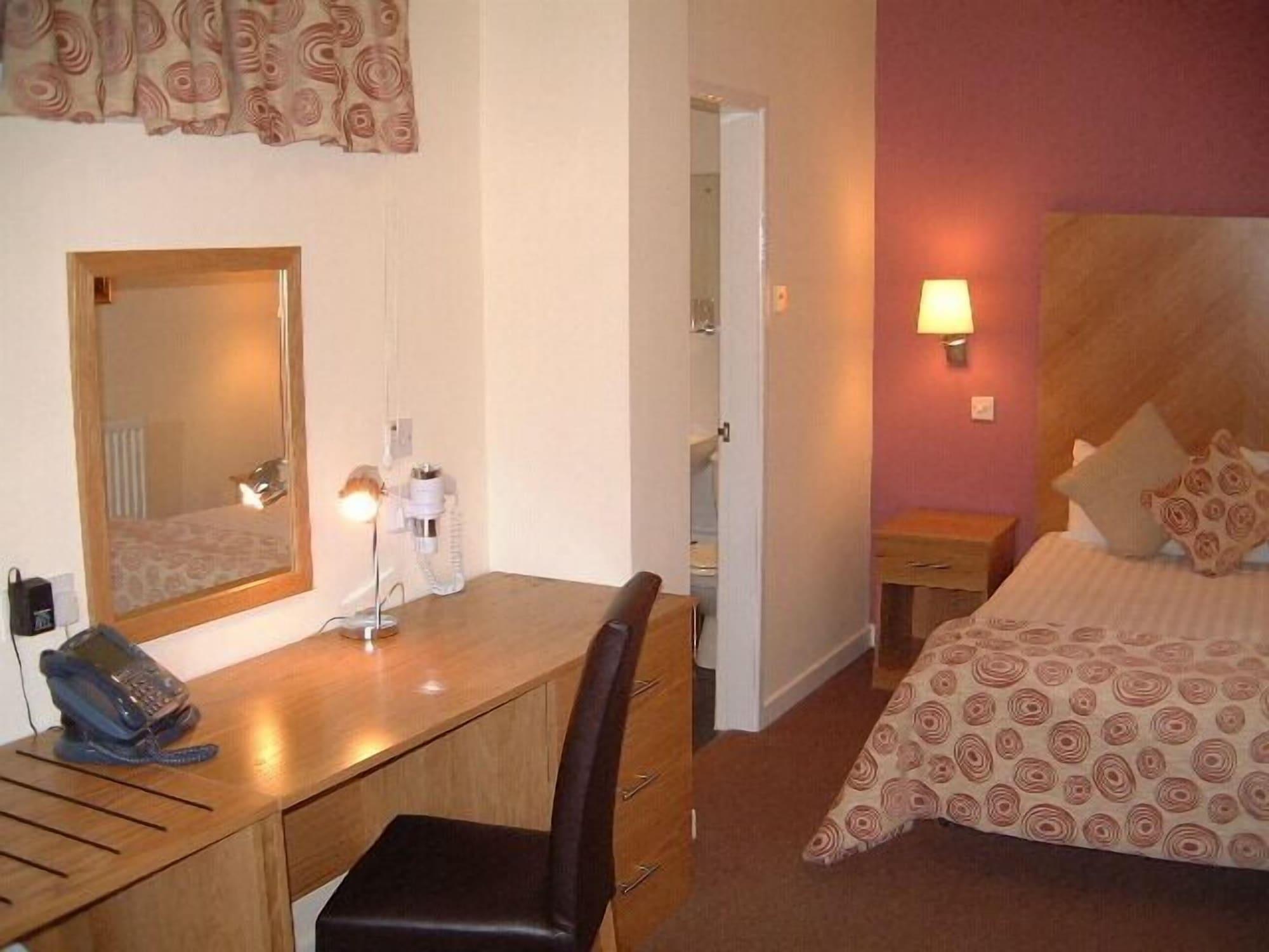 Ely House Hotel Вулвергемптон Стая снимка